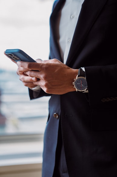 Momentum Texting SMS app mockup